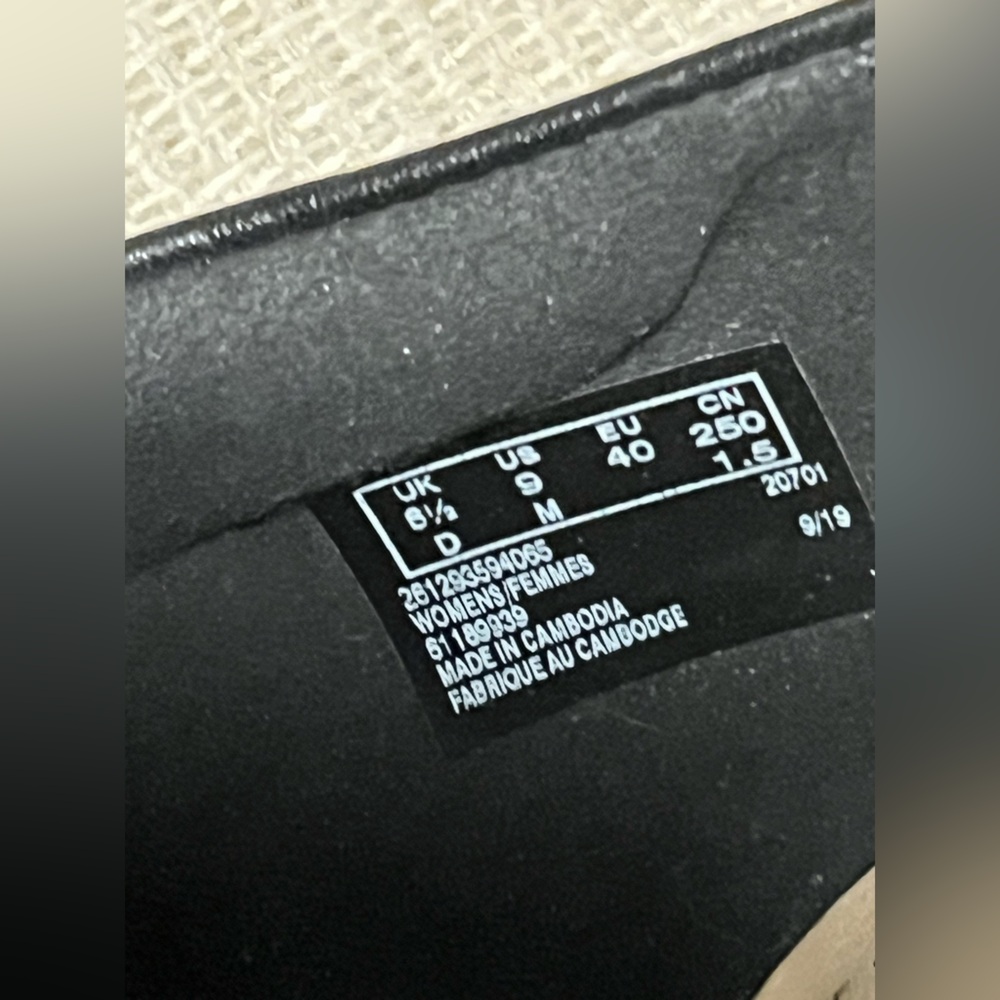 Clarks Ultimate Comfort heels/ pumps. Cushioned insole, arch support. Black. 9 - Picture 12 of 15